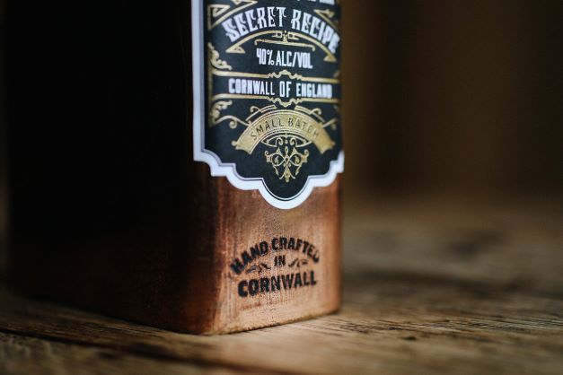 details of a dr squid gin copper can