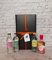 Deerness Luxury Scottish Vara Pink Gin & Mixer Hamper